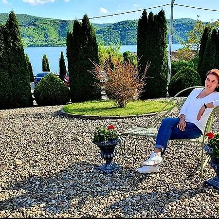 Pensiunea Casa Mircea & Restaurant Ieşelniţa Buitenkant foto
