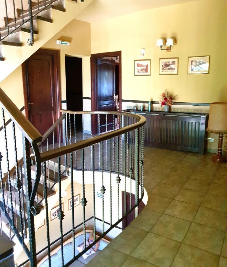 Pensiunea Casa Mircea & Restaurant Ieşelniţa Buitenkant foto